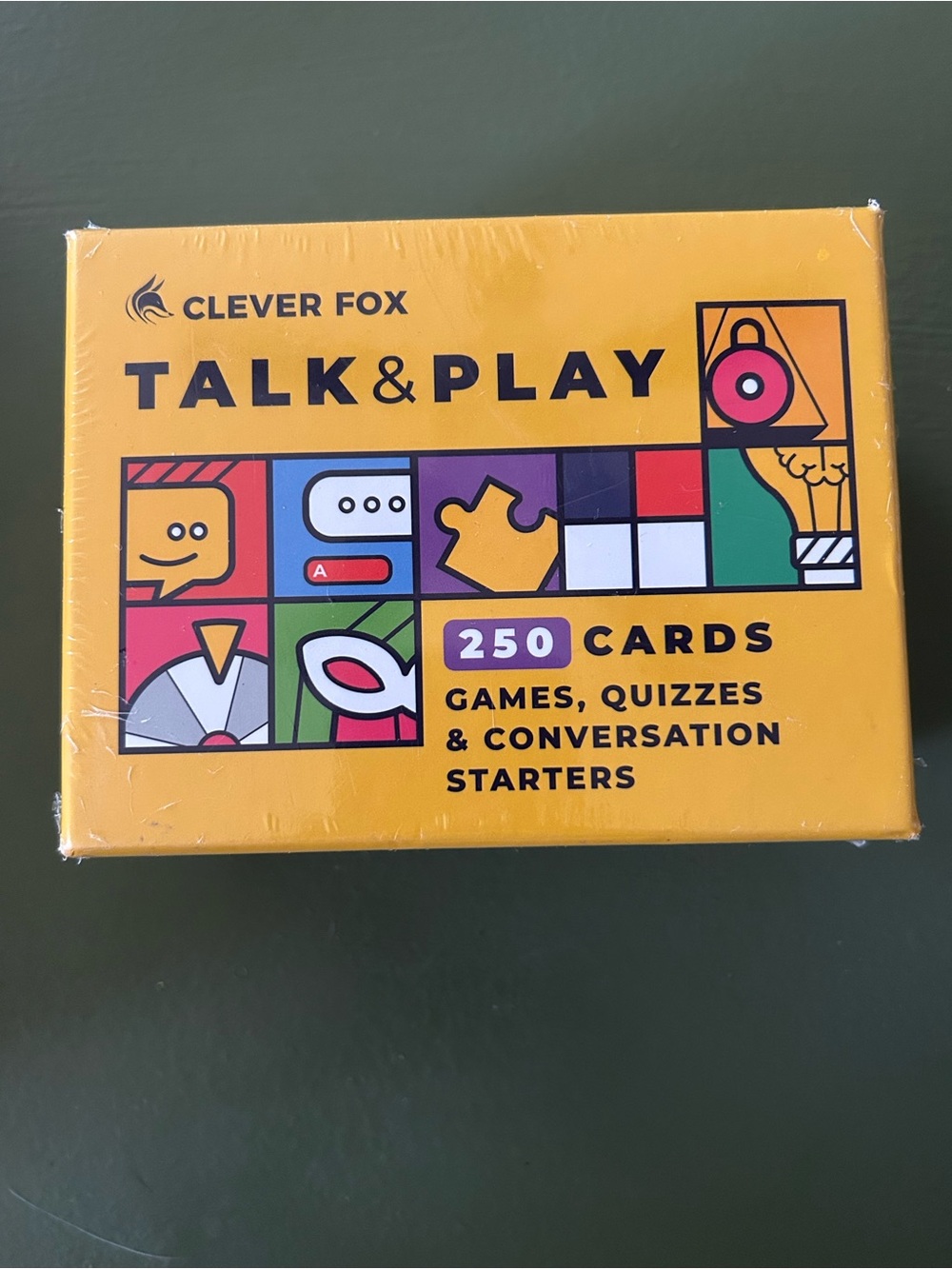 Clever Fox Talk & Play Family Bonding Game 250 Cards Fun Games Quizzes Conv. New